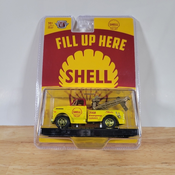 M2 Diecast 1970 Tow Truck Chase Shell Gas 1 of 650 - Picture 1 of 10